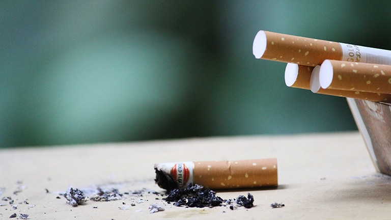 Smokers risk post-surgery complications